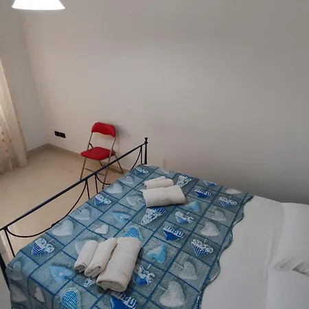 In Rosa Virginia * Gallipoli